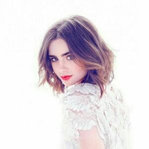 · 松鼠陪着核桃