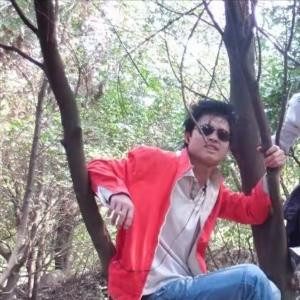 钓鱼的男孩